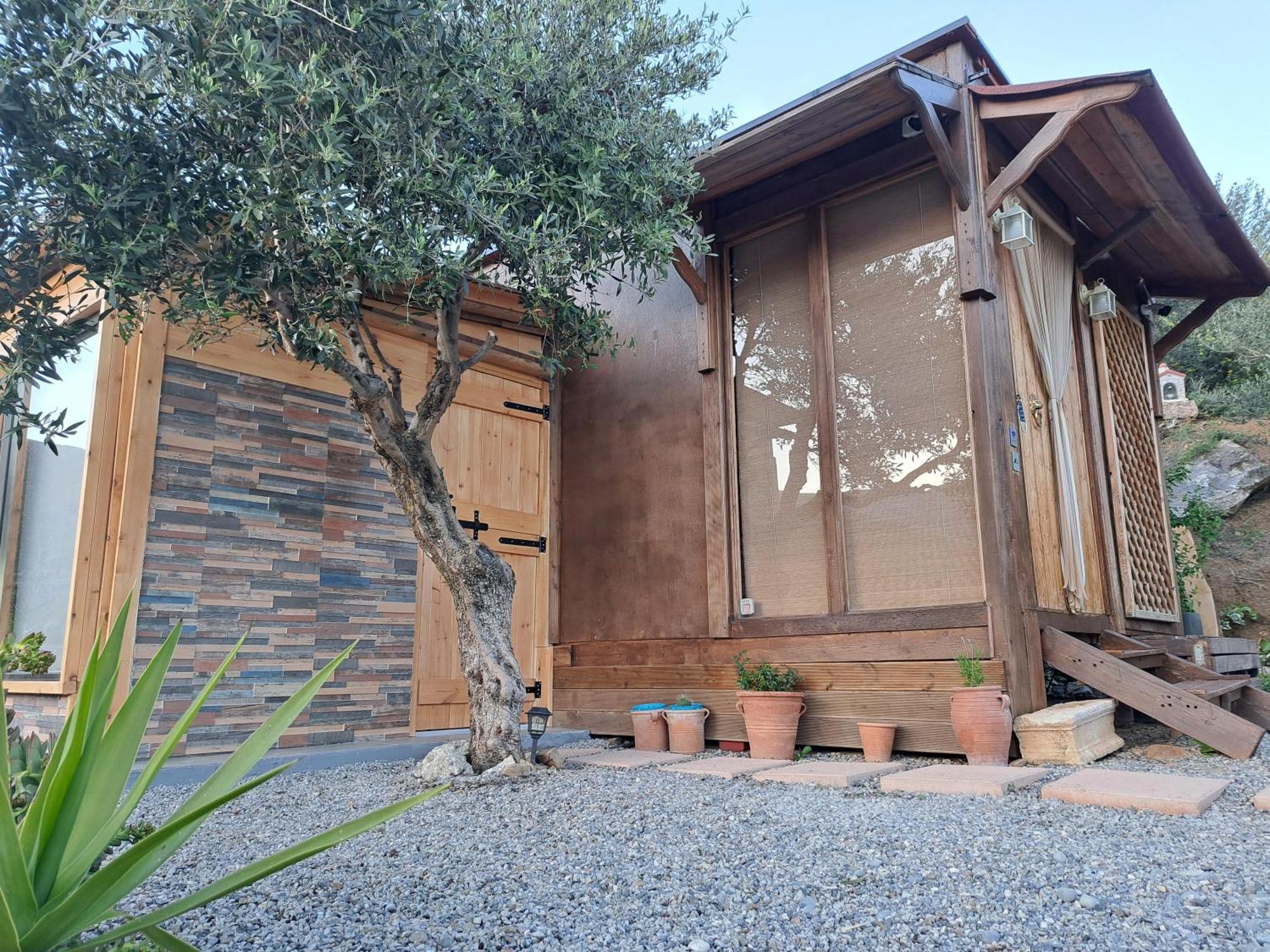 Wooden House At The Mountain-Private Guest House Paranimfoi ภายนอก รูปภาพ