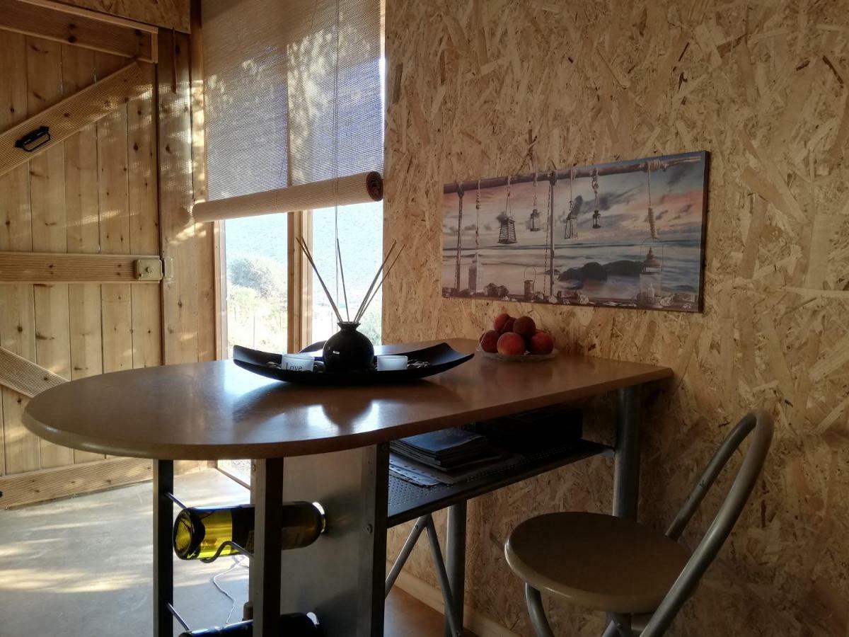 Wooden House At The Mountain-Private Guest House Paranimfoi ภายนอก รูปภาพ